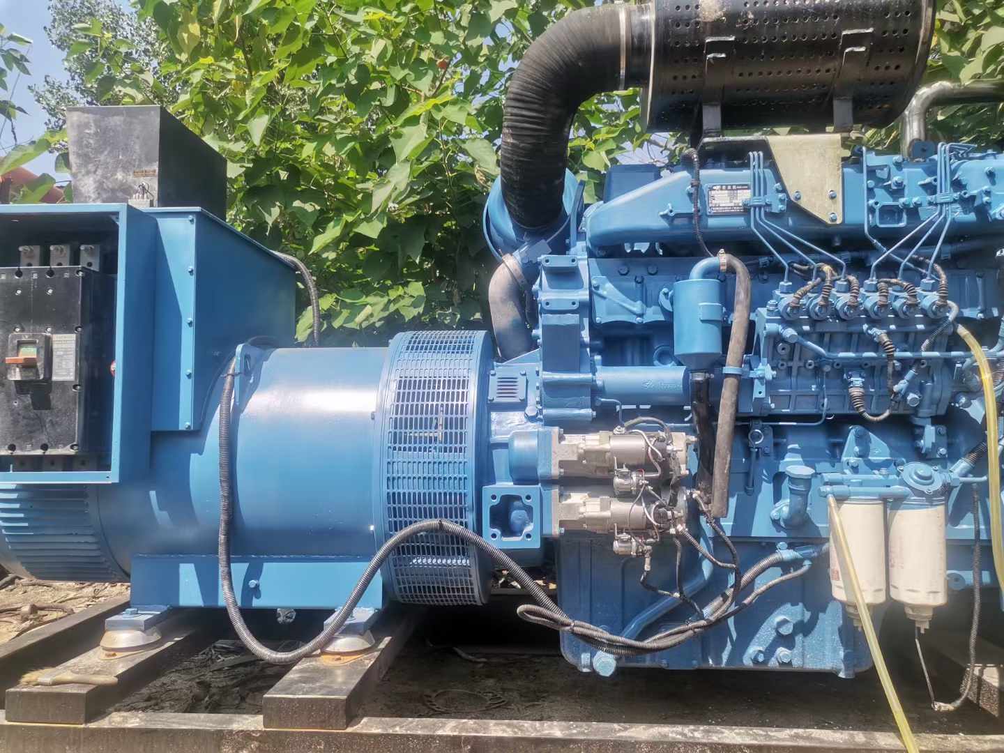 鸡冠详细说明降低 800kW 柴油发电机输出电流波动的方法