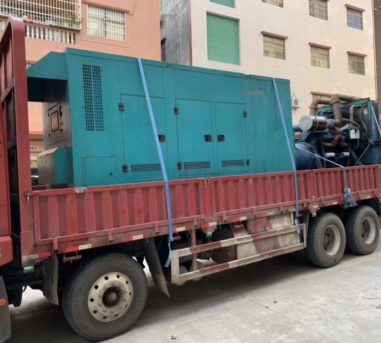 鸡冠如何在不同负载率下确保 400KW 柴油发电机组的正常运行？