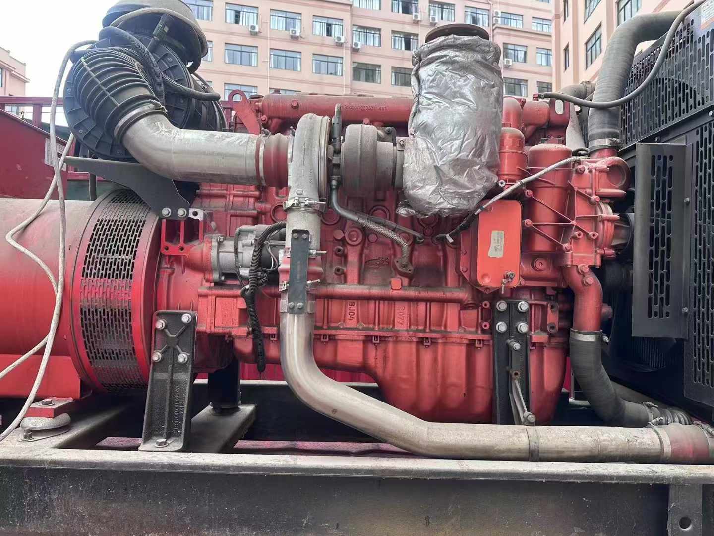 鸡冠如何选择适合 600kW 柴油发电机组的过载保护器？